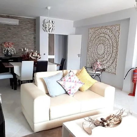 Apartament Mica