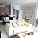 아파트 Mica